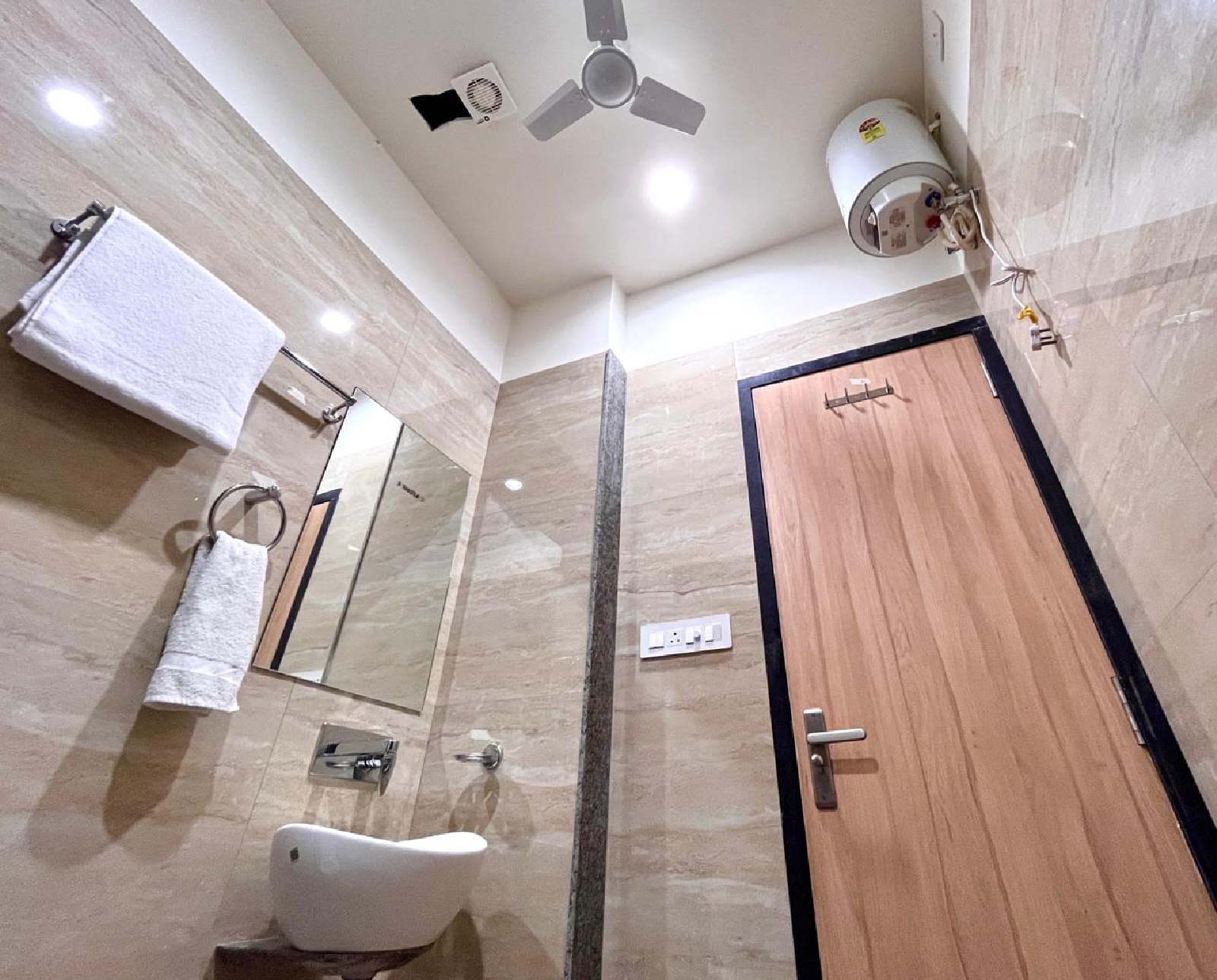 super deluxe hotel rooms in Bikaner