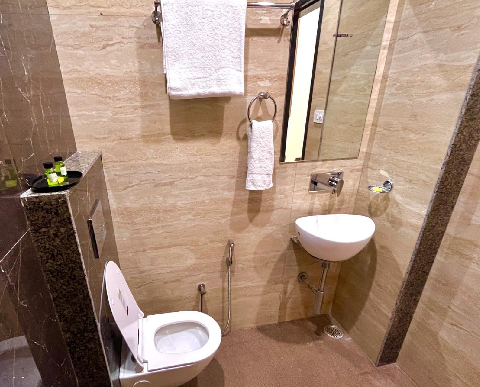 book hotel rooms in Bikaner